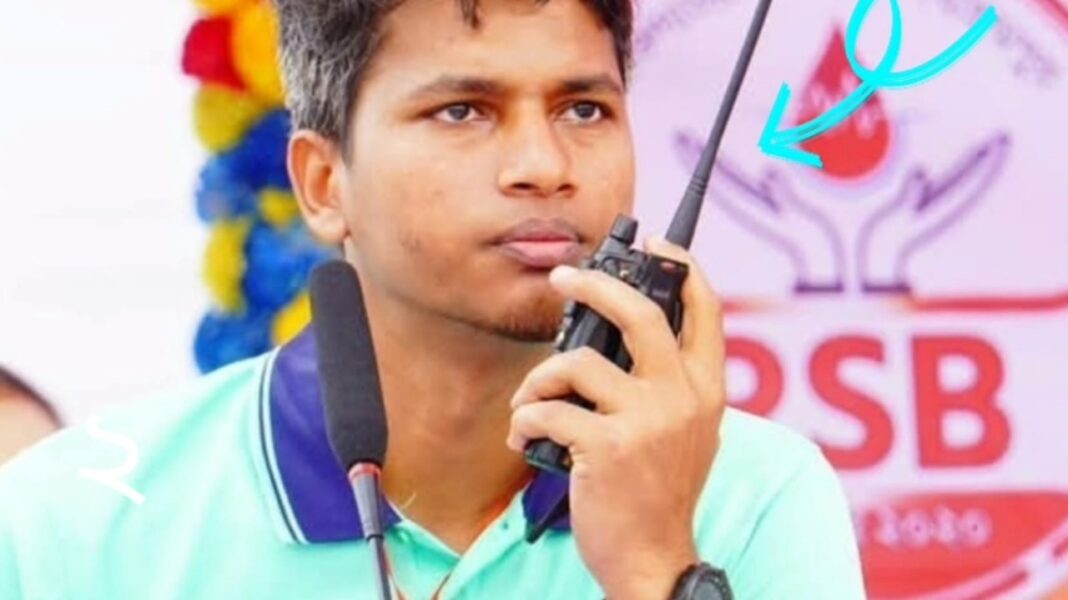 বিদ্যুৎ একাধিক ভুয়া ফেসবুক আইডি ব্যবহার করে বিভিন্ন নারীদের টার্গেট করে ব্ল্যাকমেইল করেন বলেও অভিযোগ রয়েছে।